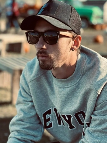 Vlad Barabash – Tattoo Artist